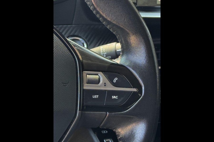 Peugeot 2008 1.2 PureTech Allure - Navigatie/Apple I Airco I LED I PDC & Achteruitrij camera I Sport velgen I Dealer onderhouden