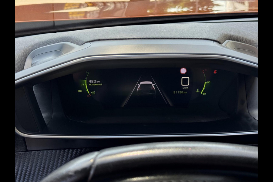 Peugeot 2008 1.2 PureTech Allure - Navigatie/Apple I Airco I LED I PDC & Achteruitrij camera I Sport velgen I Dealer onderhouden