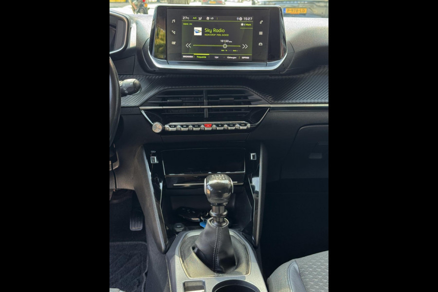 Peugeot 2008 1.2 PureTech Allure - Navigatie/Apple I Airco I LED I PDC & Achteruitrij camera I Sport velgen I Dealer onderhouden