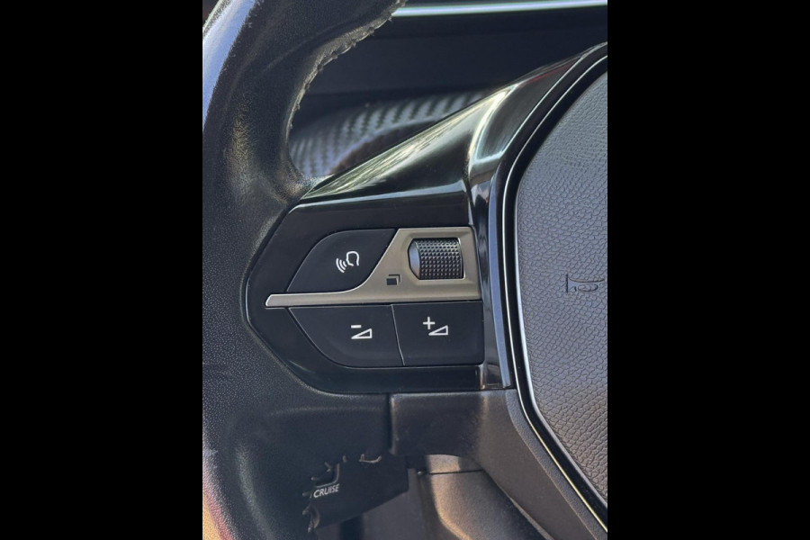 Peugeot 2008 1.2 PureTech Allure - Navigatie/Apple I Airco I LED I PDC & Achteruitrij camera I Sport velgen I Dealer onderhouden