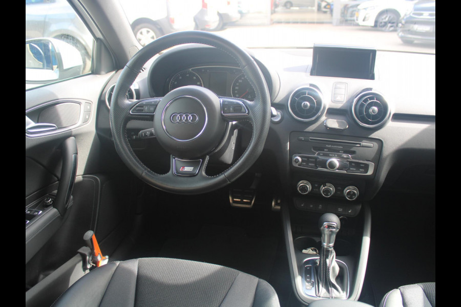 Audi A1 Sportback 1.4 TFSI Sport S line Edition | ELEKTRISCH SCHUIFDAK | NAVIGATIE | TREKHAAK |