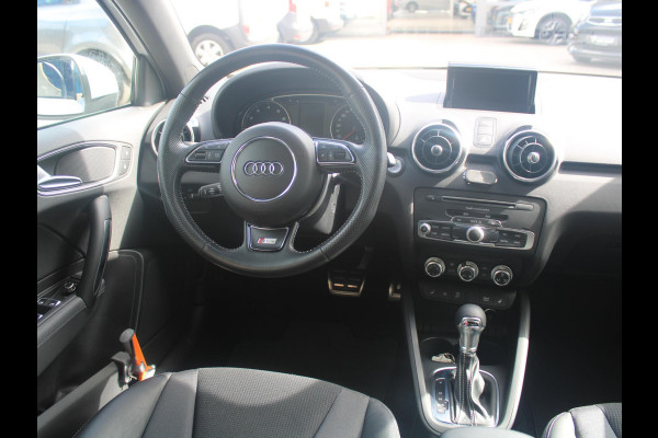 Audi A1 Sportback 1.4 TFSI Sport S line Edition | ELEKTRISCH SCHUIFDAK | NAVIGATIE | TREKHAAK |