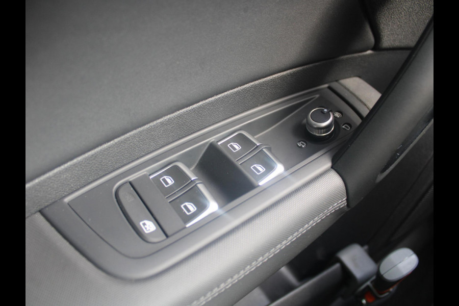 Audi A1 Sportback 1.4 TFSI Sport S line Edition | ELEKTRISCH SCHUIFDAK | NAVIGATIE | TREKHAAK |