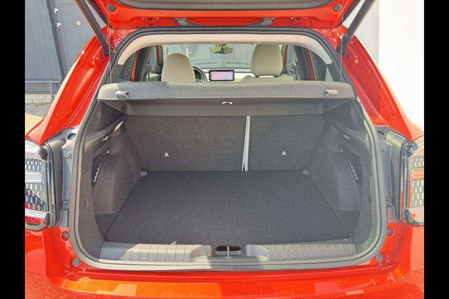 Fiat 600E La Prima 54 kWh | Lederen bekleding | Elektr. achterklep | Zeer compleet | Prijs is rijklaar