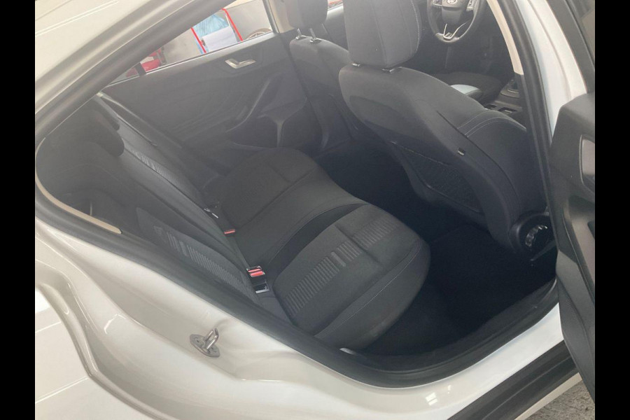 Ford Focus 1.5 EcoBoost Active Business | 150pk | Adaptive cruise control | Winter Pack | Camera | Full LED | Achteruitrijcamera