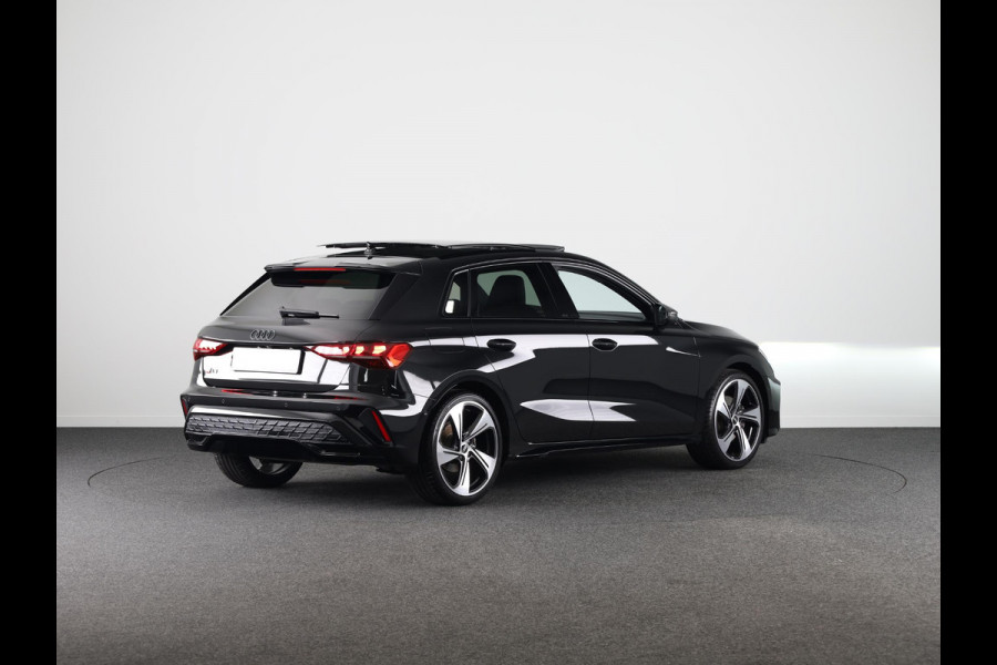 Audi A3 Sportback 35 TFSI S edition 150 pk S-tronic | Panoramadak | Sonos Audio | Nappa leer | Head up Display | Achteruitrijcamera | Elektr. voorstoelen | S-Line | Navigatie | verlengde garantie