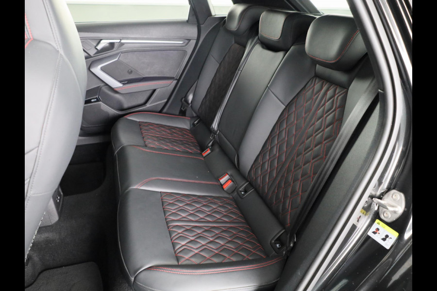 Audi A3 Sportback 35 TFSI S edition 150 pk S-tronic | Panoramadak | Sonos Audio | Nappa leer | Head up Display | Achteruitrijcamera | Elektr. voorstoelen | S-Line | Navigatie | verlengde garantie