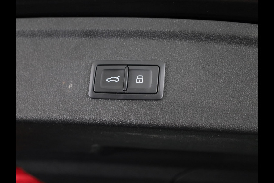Audi A3 Sportback 35 TFSI S edition 150 pk S-tronic | Panoramadak | Sonos Audio | Nappa leer | Head up Display | Achteruitrijcamera | Elektr. voorstoelen | S-Line | Navigatie | verlengde garantie
