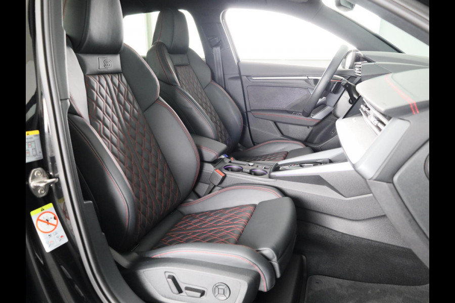 Audi A3 Sportback 35 TFSI S edition 150 pk S-tronic | Panoramadak | Sonos Audio | Nappa leer | Head up Display | Achteruitrijcamera | Elektr. voorstoelen | S-Line | Navigatie | verlengde garantie