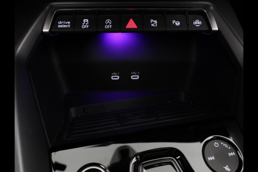 Audi A3 Sportback 35 TFSI S edition 150 pk S-tronic | Panoramadak | Sonos Audio | Nappa leer | Head up Display | Achteruitrijcamera | Elektr. voorstoelen | S-Line | Navigatie | verlengde garantie