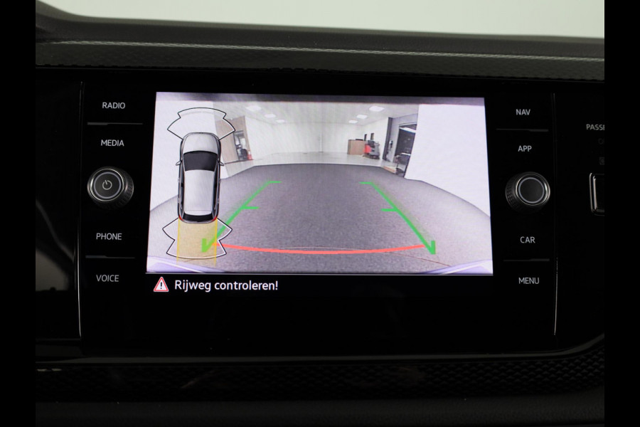Volkswagen Polo 1.0 TSI Life Business 95 pk | Verlengde garantie | Navigatie | Parkeersensoren | Achteruitrijcamera | Adaptieve cruise control | LED koplampen |