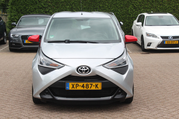 Toyota Aygo 1.0 VVT-i x-play / Camera / Navigatie / 15'' / Cruise Control / Bluetooth / LED Dagrijvelrichting