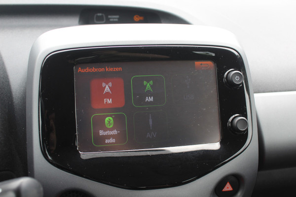 Toyota Aygo 1.0 VVT-i x-play / Camera / Navigatie / 15'' / Cruise Control / Bluetooth / LED Dagrijvelrichting