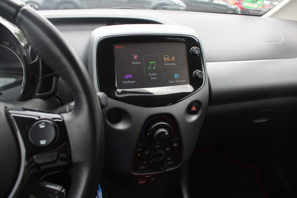 Toyota Aygo 1.0 VVT-i x-play / Camera / Navigatie / 15'' / Cruise Control / Bluetooth / LED Dagrijvelrichting