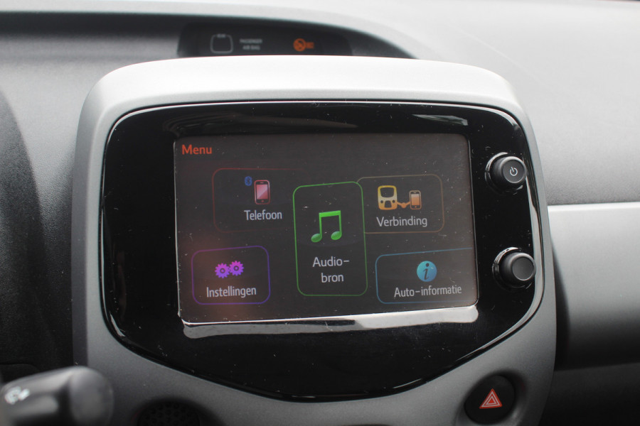 Toyota Aygo 1.0 VVT-i x-play / Camera / Navigatie / 15'' / Cruise Control / Bluetooth / LED Dagrijvelrichting