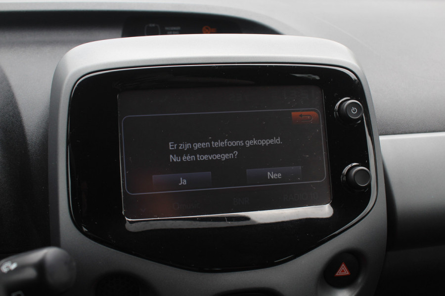 Toyota Aygo 1.0 VVT-i x-play / Camera / Navigatie / 15'' / Cruise Control / Bluetooth / LED Dagrijvelrichting