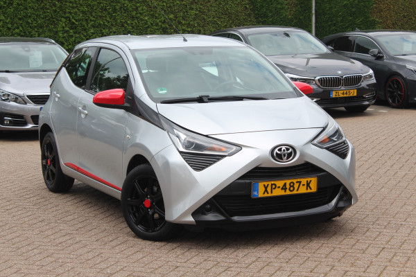Toyota Aygo 1.0 VVT-i x-play / Camera / Navigatie / 15'' / Cruise Control / Bluetooth / LED Dagrijvelrichting