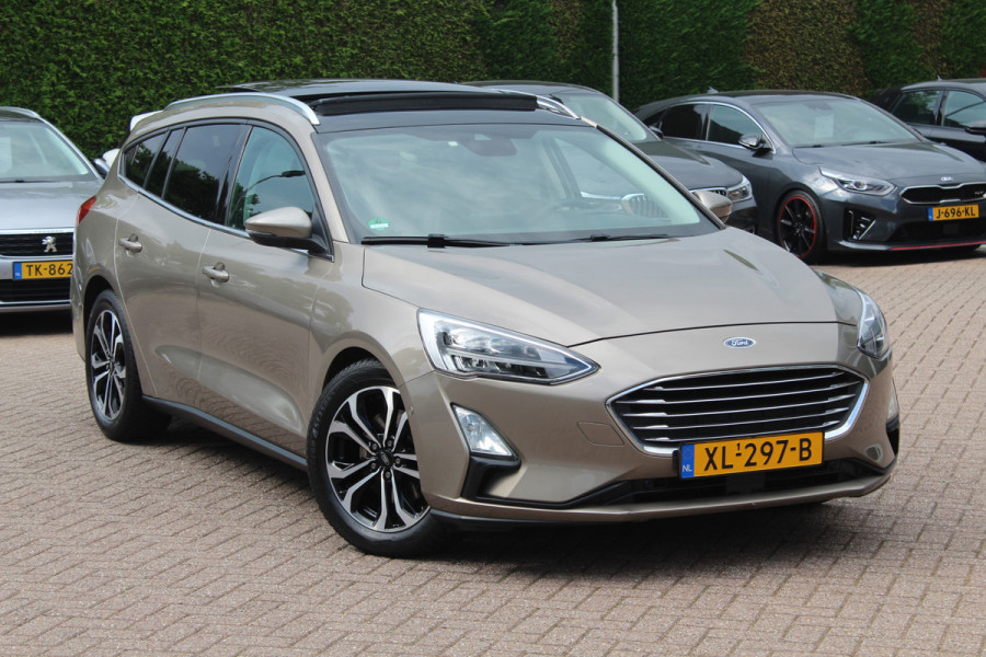 Ford FOCUS Wagon 1.0 EcoBoost Titanium Business / Trekhaak / Panoramadak / Camera / Head-up / B&O / 19'' / Keyless / Navigatie / Stuurverwarming / Dodehoek / DAB / Stoelverwarming / Cruise Control