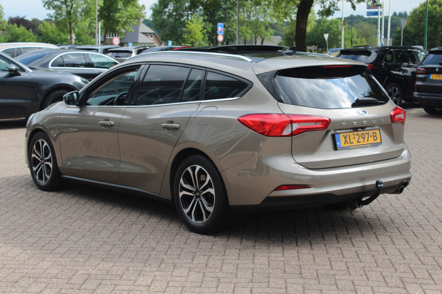 Ford FOCUS Wagon 1.0 EcoBoost Titanium Business / Trekhaak / Panoramadak / Camera / Head-up / B&O / 19'' / Keyless / Navigatie / Stuurverwarming / Dodehoek / DAB / Stoelverwarming / Cruise Control