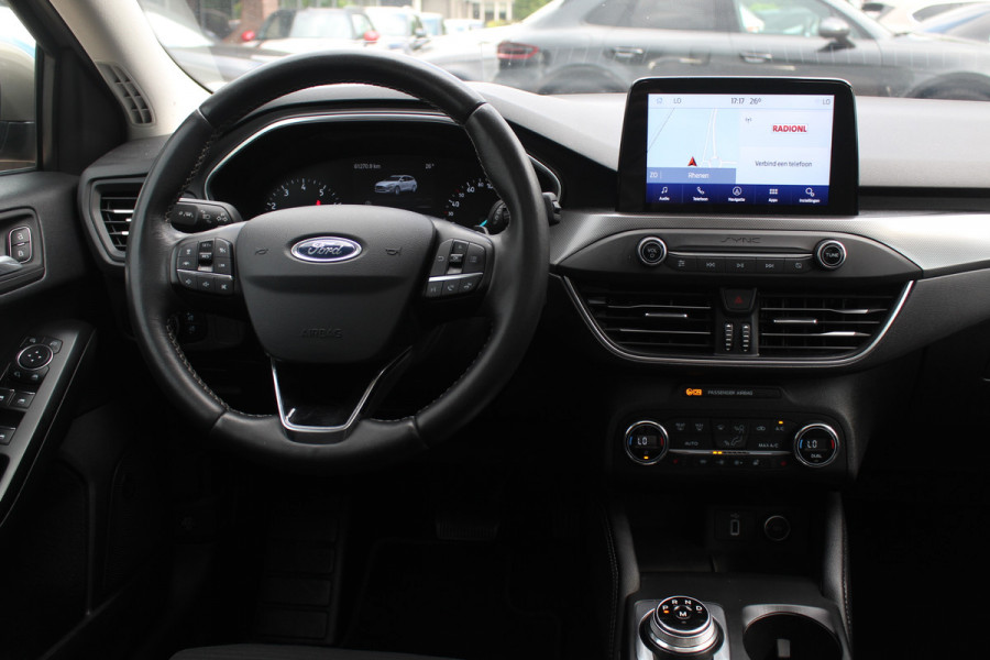 Ford FOCUS Wagon 1.0 EcoBoost Titanium Business / Trekhaak / Panoramadak / Camera / Head-up / B&O / 19'' / Keyless / Navigatie / Stuurverwarming / Dodehoek / DAB / Stoelverwarming / Cruise Control