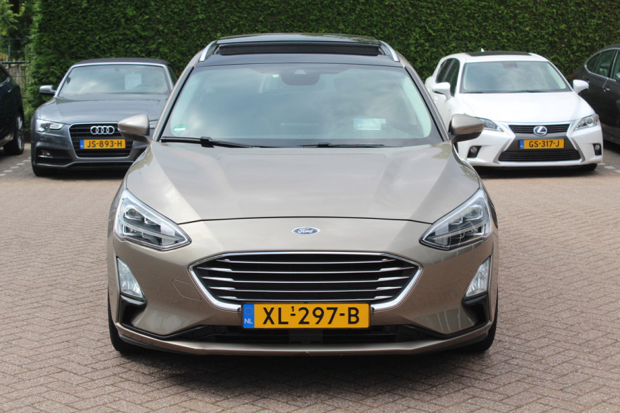 Ford FOCUS Wagon 1.0 EcoBoost Titanium Business / Trekhaak / Panoramadak / Camera / Head-up / B&O / 19'' / Keyless / Navigatie / Stuurverwarming / Dodehoek / DAB / Stoelverwarming / Cruise Control