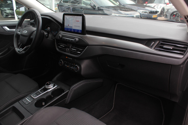 Ford FOCUS Wagon 1.0 EcoBoost Titanium Business / Trekhaak / Panoramadak / Camera / Head-up / B&O / 19'' / Keyless / Navigatie / Stuurverwarming / Dodehoek / DAB / Stoelverwarming / Cruise Control