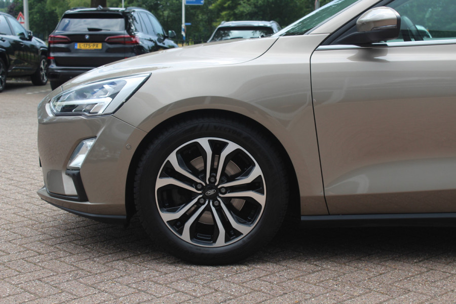 Ford FOCUS Wagon 1.0 EcoBoost Titanium Business / Trekhaak / Panoramadak / Camera / Head-up / B&O / 19'' / Keyless / Navigatie / Stuurverwarming / Dodehoek / DAB / Stoelverwarming / Cruise Control