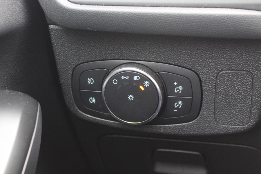 Ford FOCUS Wagon 1.0 EcoBoost Titanium Business / Trekhaak / Panoramadak / Camera / Head-up / B&O / 19'' / Keyless / Navigatie / Stuurverwarming / Dodehoek / DAB / Stoelverwarming / Cruise Control