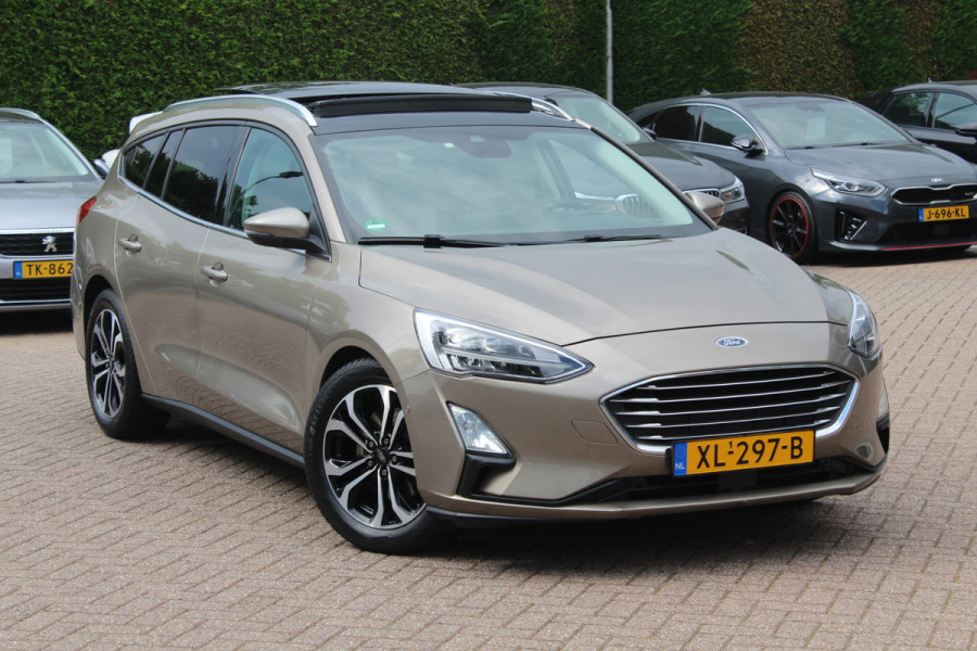 Ford FOCUS Wagon 1.0 EcoBoost Titanium Business / Trekhaak / Panoramadak / Camera / Head-up / B&O / 19'' / Keyless / Navigatie / Stuurverwarming / Dodehoek / DAB / Stoelverwarming / Cruise Control