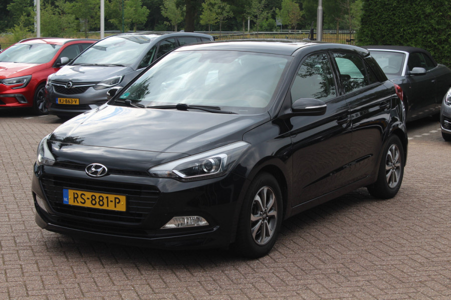 Hyundai i20 1.0 T-GDI Comfort / Trekhaak / Camera / Navigatie / Parkeerhulp achter / Cruise Control / Getint glas