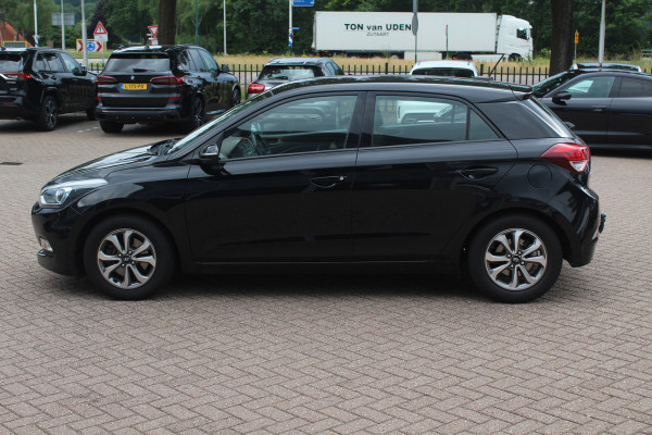Hyundai i20 1.0 T-GDI Comfort / Trekhaak / Camera / Navigatie / Parkeerhulp achter / Cruise Control / Getint glas