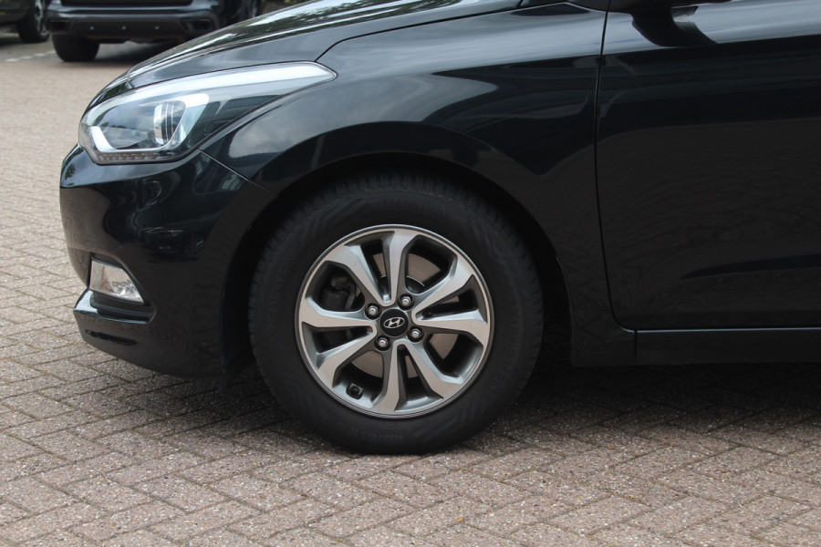 Hyundai i20 1.0 T-GDI Comfort / Trekhaak / Camera / Navigatie / Parkeerhulp achter / Cruise Control / Getint glas