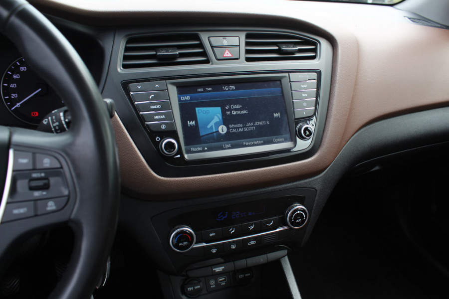 Hyundai i20 1.0 T-GDI Comfort / Trekhaak / Camera / Navigatie / Parkeerhulp achter / Cruise Control / Getint glas