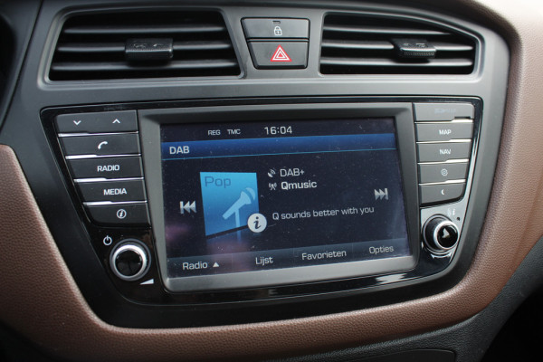 Hyundai i20 1.0 T-GDI Comfort / Trekhaak / Camera / Navigatie / Parkeerhulp achter / Cruise Control / Getint glas