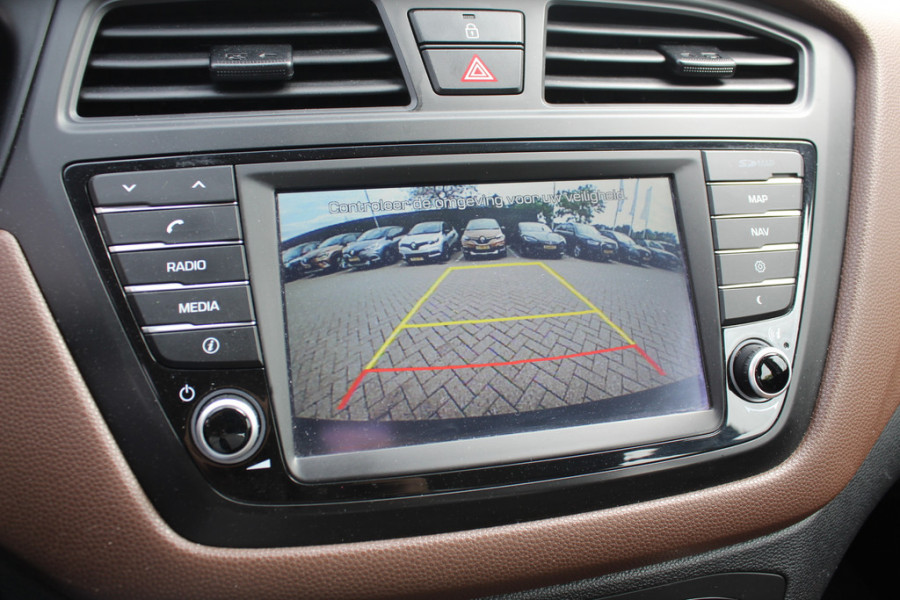 Hyundai i20 1.0 T-GDI Comfort / Trekhaak / Camera / Navigatie / Parkeerhulp achter / Cruise Control / Getint glas