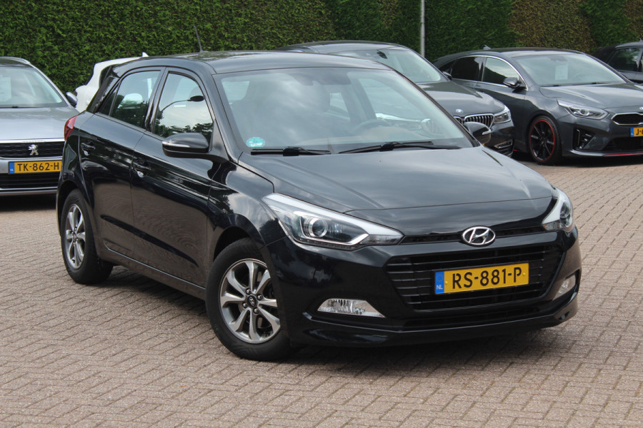 Hyundai i20 1.0 T-GDI Comfort / Trekhaak / Camera / Navigatie / Parkeerhulp achter / Cruise Control / Getint glas
