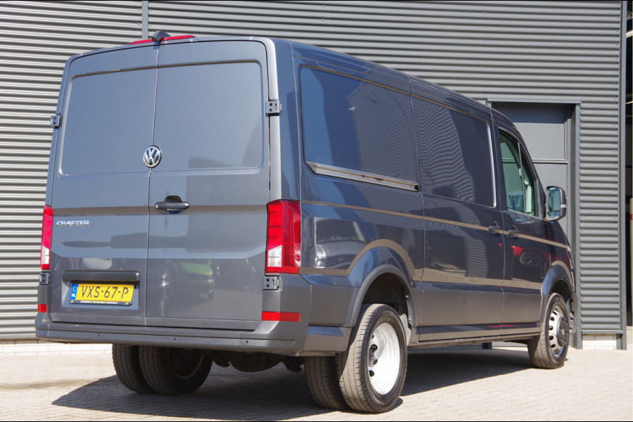Volkswagen Crafter 50 2.0 TDI L3H2 (L2H1) B-RIJBEWIJS 177PK AUT. 3.5T TREKGEW. DUBBEL LUCHT, CAMERA, NAVI, CRUISE, AIRCO, STOELVERWARMING, DUBBEL L