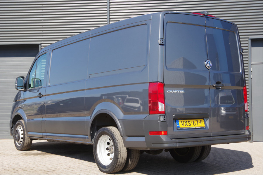 Volkswagen Crafter 50 2.0 TDI L3H2 (L2H1) B-RIJBEWIJS 177PK AUT. 3.5T TREKGEW. DUBBEL LUCHT, CAMERA, NAVI, CRUISE, AIRCO, STOELVERWARMING, DUBBEL L