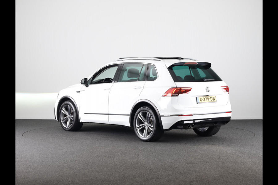 Volkswagen Tiguan 1.5 TSI ACT Highline 150PK | Automaat (DSG) | R-Line | Panoramadak | Leder interieur | Camera | Digitaal dashboard