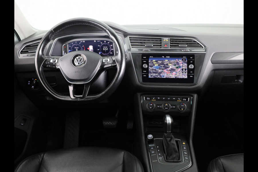 Volkswagen Tiguan 1.5 TSI ACT Highline 150PK | Automaat (DSG) | R-Line | Panoramadak | Leder interieur | Camera | Digitaal dashboard