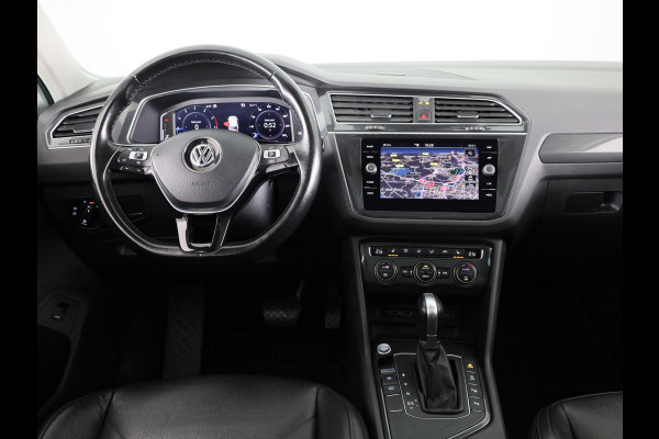 Volkswagen Tiguan 1.5 TSI ACT Highline 150PK | Automaat (DSG) | R-Line | Panoramadak | Leder interieur | Camera | Digitaal dashboard