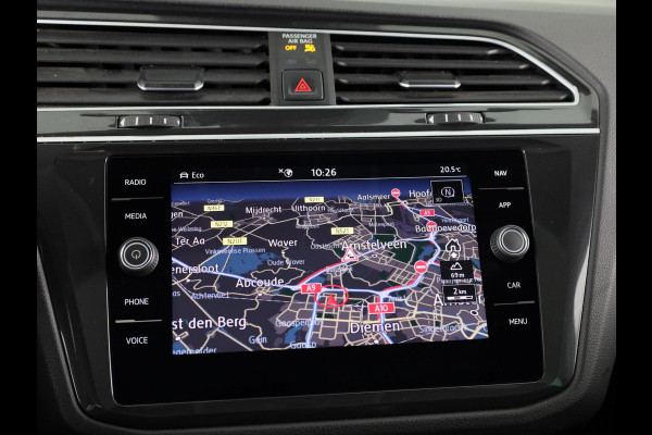 Volkswagen Tiguan 1.5 TSI ACT Highline 150PK | Automaat (DSG) | R-Line | Panoramadak | Leder interieur | Camera | Digitaal dashboard