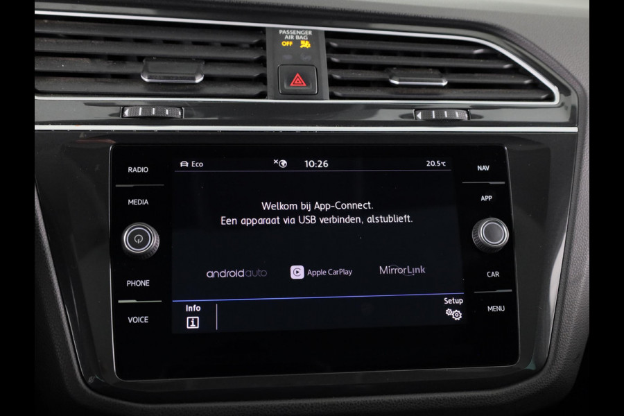 Volkswagen Tiguan 1.5 TSI ACT Highline 150PK | Automaat (DSG) | R-Line | Panoramadak | Leder interieur | Camera | Digitaal dashboard
