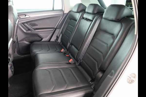 Volkswagen Tiguan 1.5 TSI ACT Highline 150PK | Automaat (DSG) | R-Line | Panoramadak | Leder interieur | Camera | Digitaal dashboard