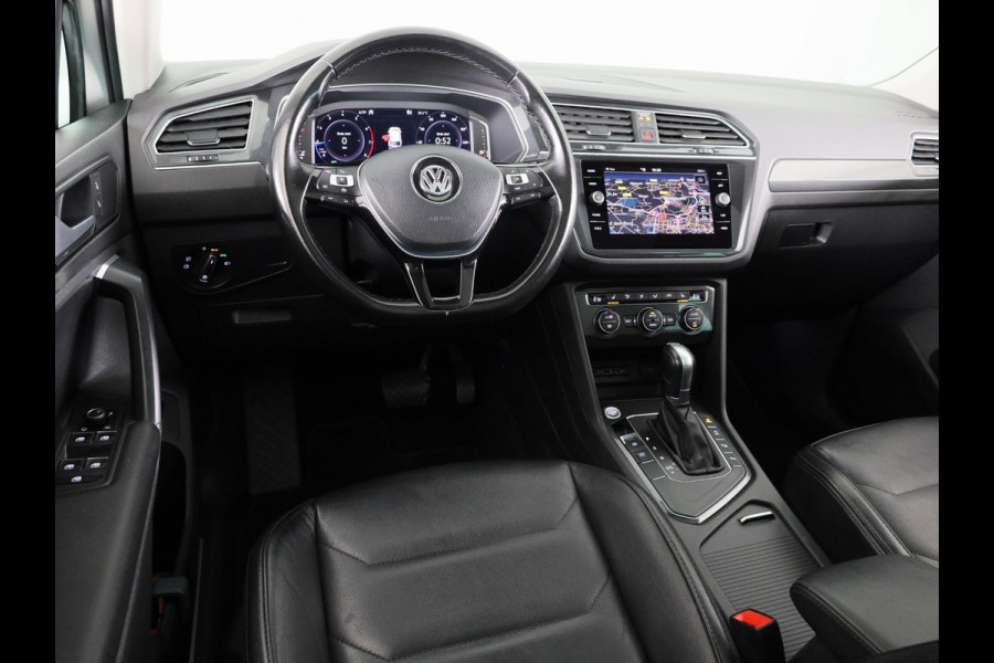 Volkswagen Tiguan 1.5 TSI ACT Highline 150PK | Automaat (DSG) | R-Line | Panoramadak | Leder interieur | Camera | Digitaal dashboard