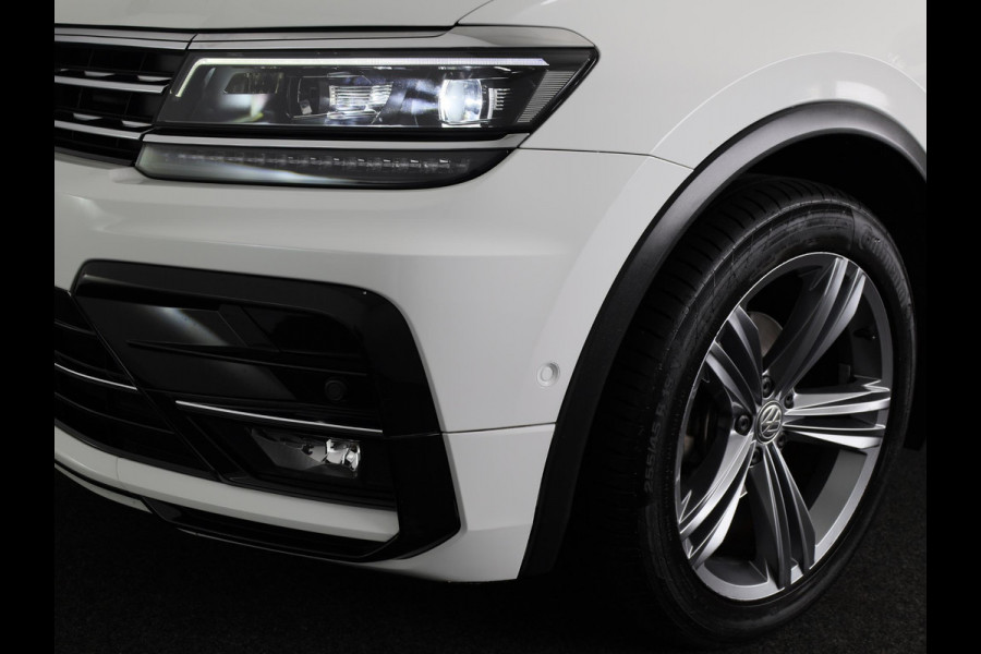 Volkswagen Tiguan 1.5 TSI ACT Highline 150PK | Automaat (DSG) | R-Line | Panoramadak | Leder interieur | Camera | Digitaal dashboard