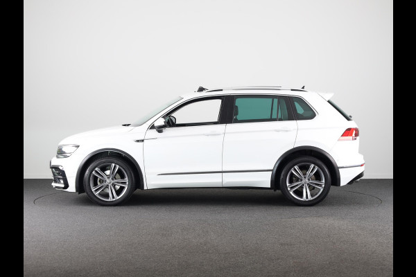 Volkswagen Tiguan 1.5 TSI ACT Highline 150PK | Automaat (DSG) | R-Line | Panoramadak | Leder interieur | Camera | Digitaal dashboard
