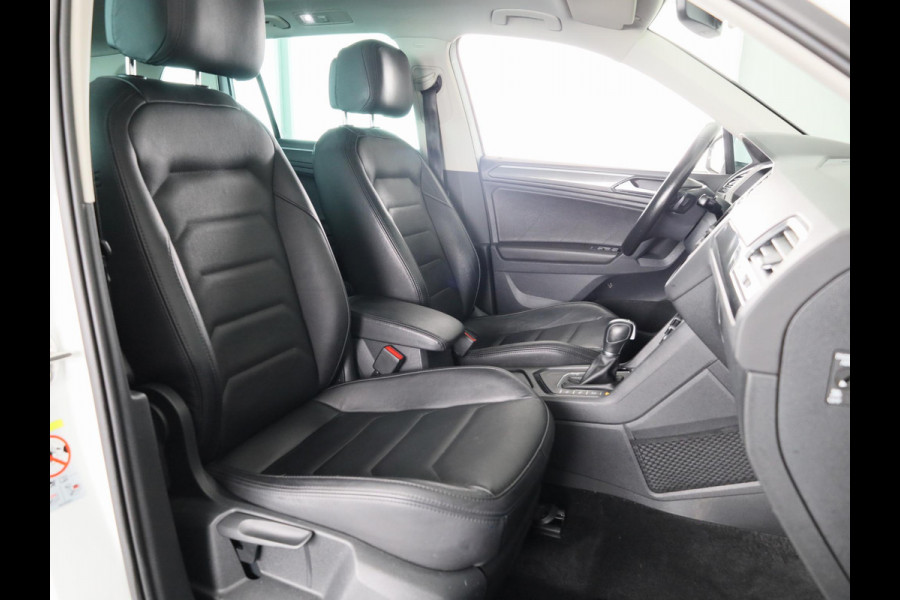 Volkswagen Tiguan 1.5 TSI ACT Highline 150PK | Automaat (DSG) | R-Line | Panoramadak | Leder interieur | Camera | Digitaal dashboard