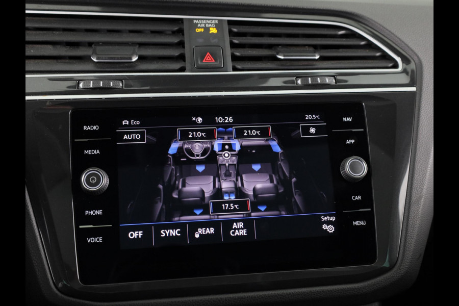 Volkswagen Tiguan 1.5 TSI ACT Highline 150PK | Automaat (DSG) | R-Line | Panoramadak | Leder interieur | Camera | Digitaal dashboard