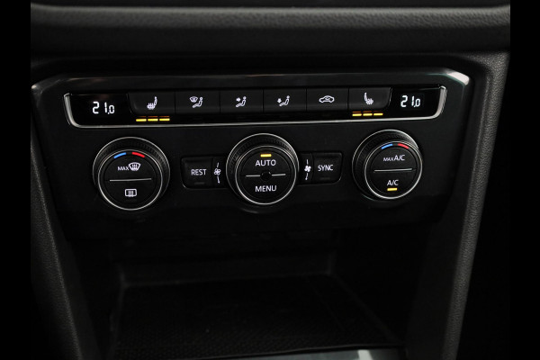Volkswagen Tiguan 1.5 TSI ACT Highline 150PK | Automaat (DSG) | R-Line | Panoramadak | Leder interieur | Camera | Digitaal dashboard